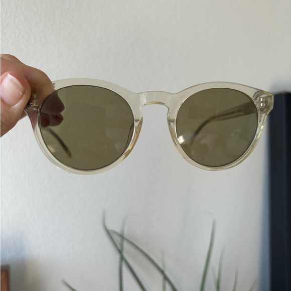 The Shake Appeal in Polarized Crystal - Picture 5 of 5